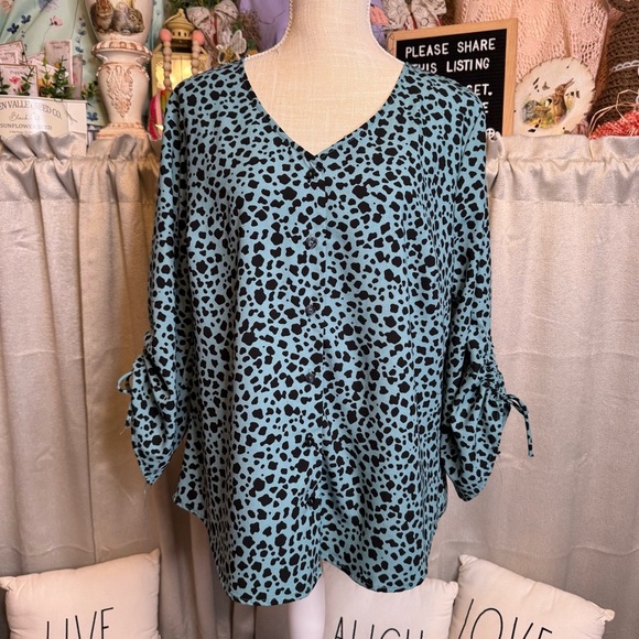 I.N. Studio Green 3/4 Sleeve Tie Front Blouse - Picture 2 of 9